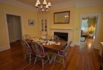 Waypoint House Bed And Breakfast Boyce Exterior photo